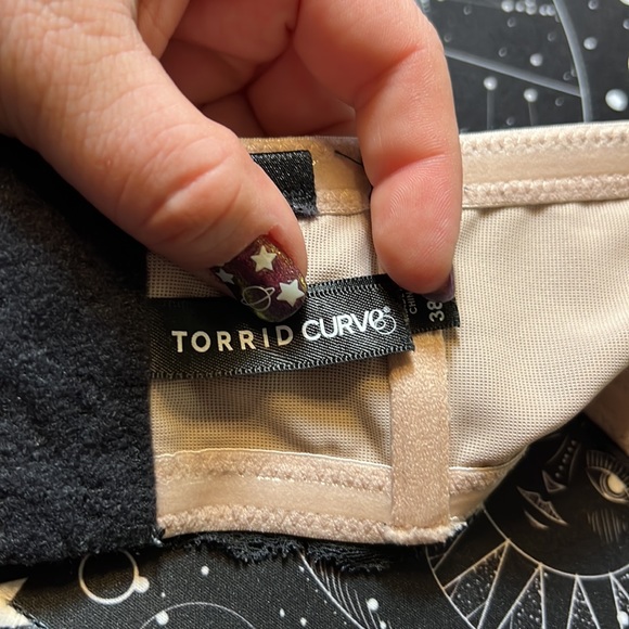 Torrid Plus Size Black Strapless Lightly Lined Smooth Straight Back Bra 38DD - Picture 2 of 5